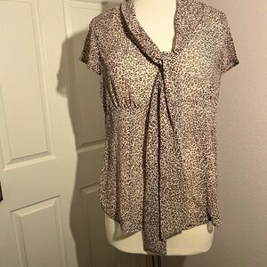 NWT QUINTESSENTIAL SHEER TOP. SIZE M